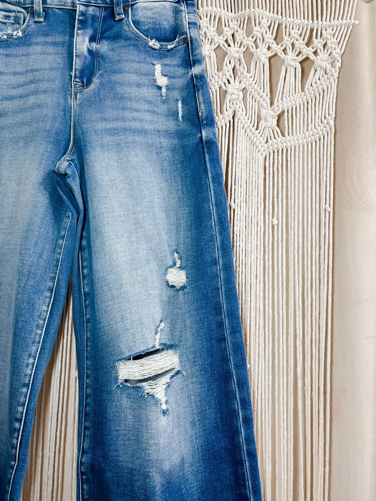 Wide leg baggy cropped jeans