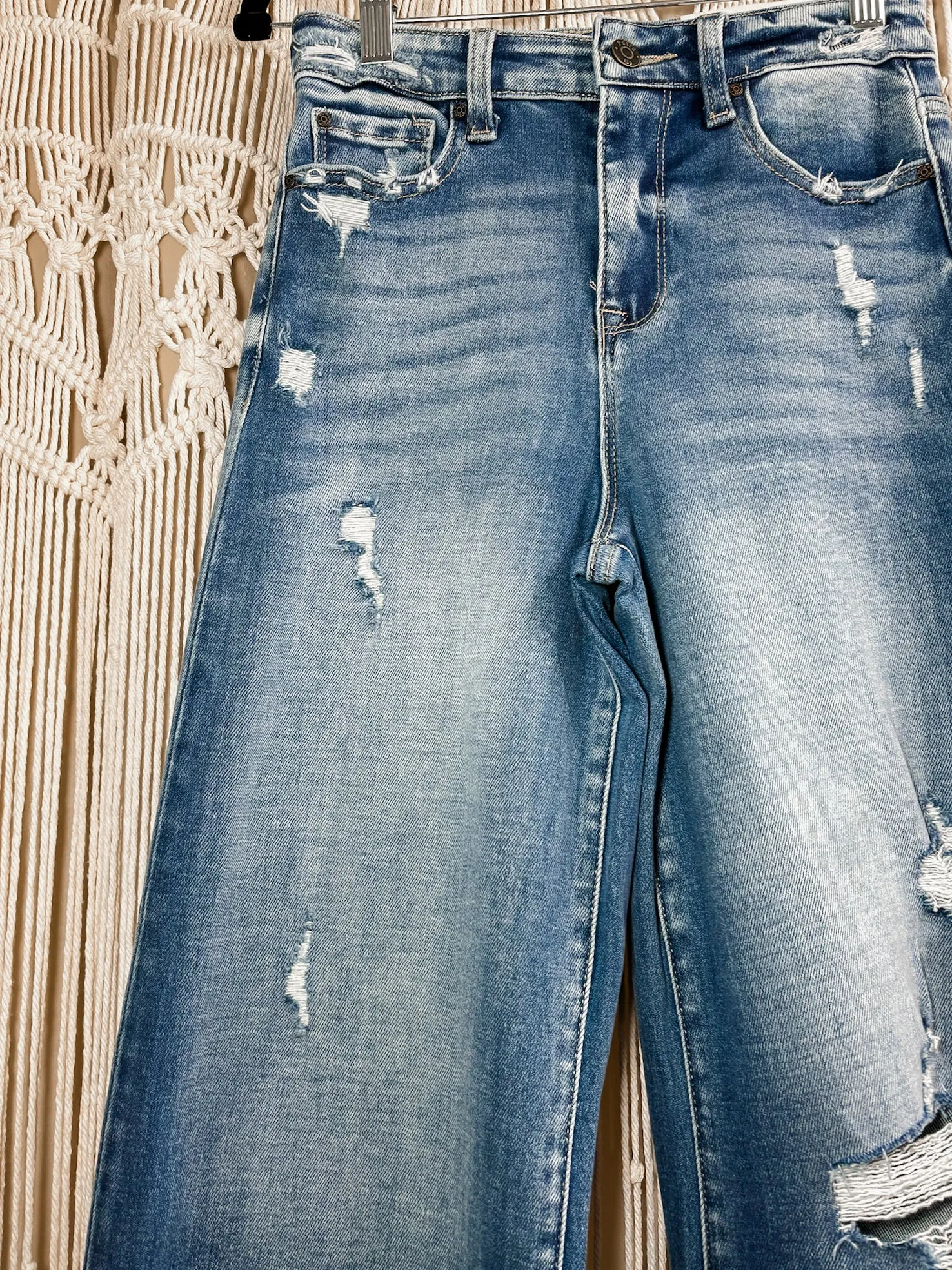 Wide leg baggy cropped jeans